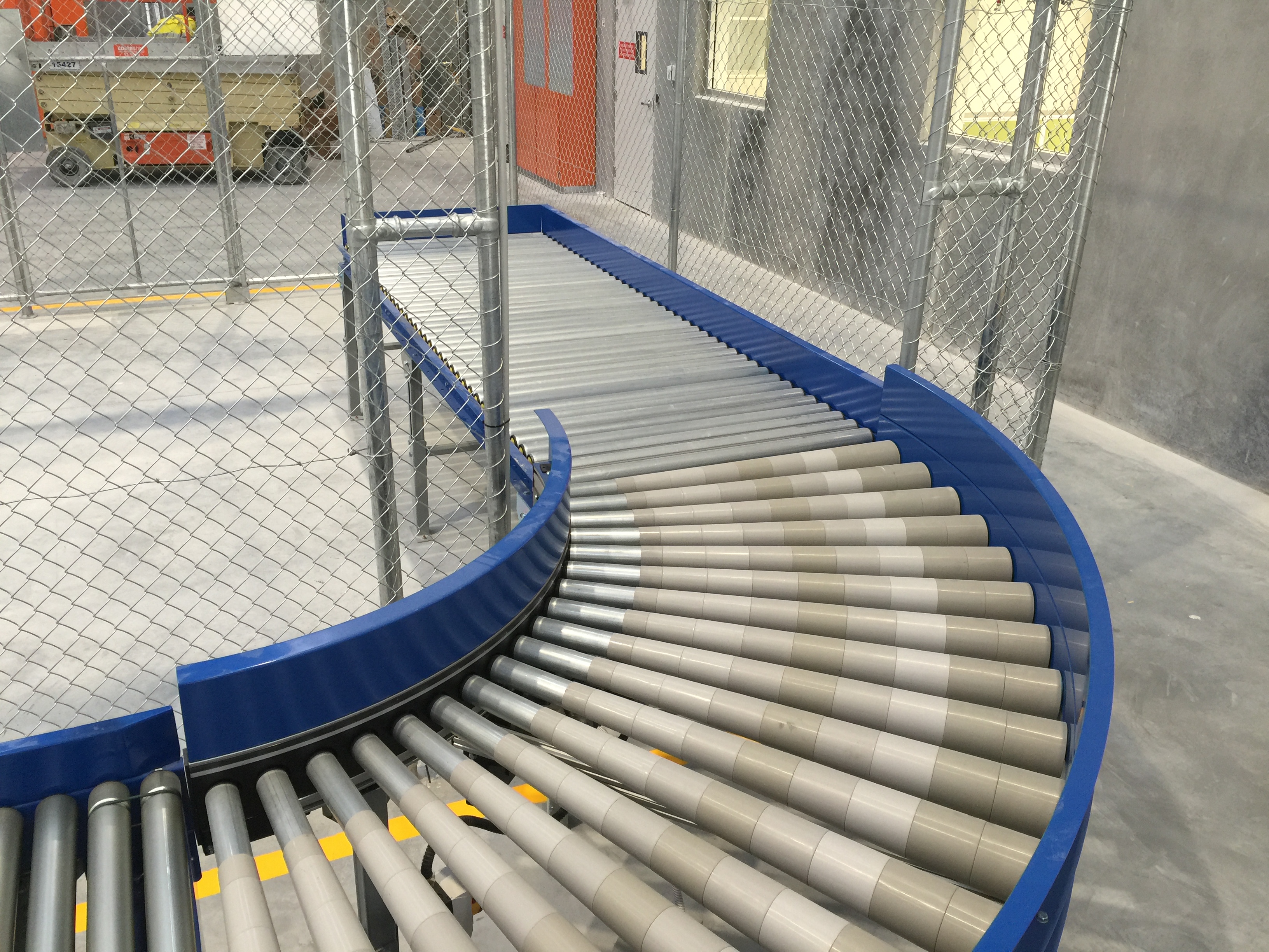Robotpack handling conveyor installation